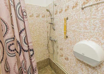 Одноместный улучшенный номер в санатории Надежда в городе Ессентуки - фотография