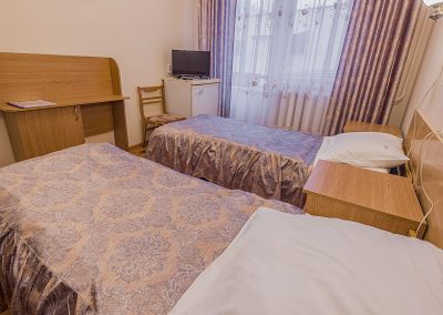 Двухместный номер с балконом в санатории Надежда в городе Ессентуки - фотография