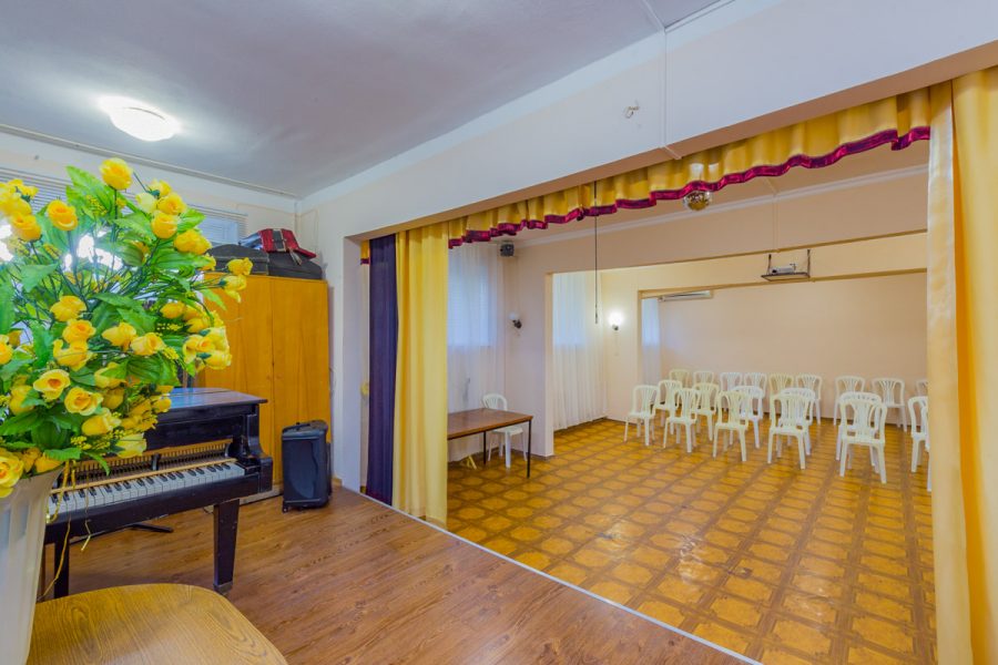 Актовый зал в санатории Надежда в городе Ессентуки - фотография