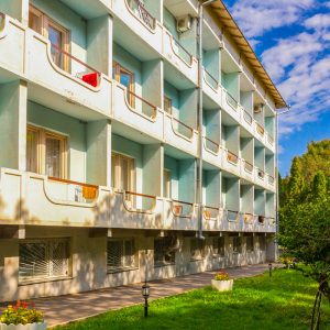 Корпус санатория Надежда в городе Ессентуки - фотография