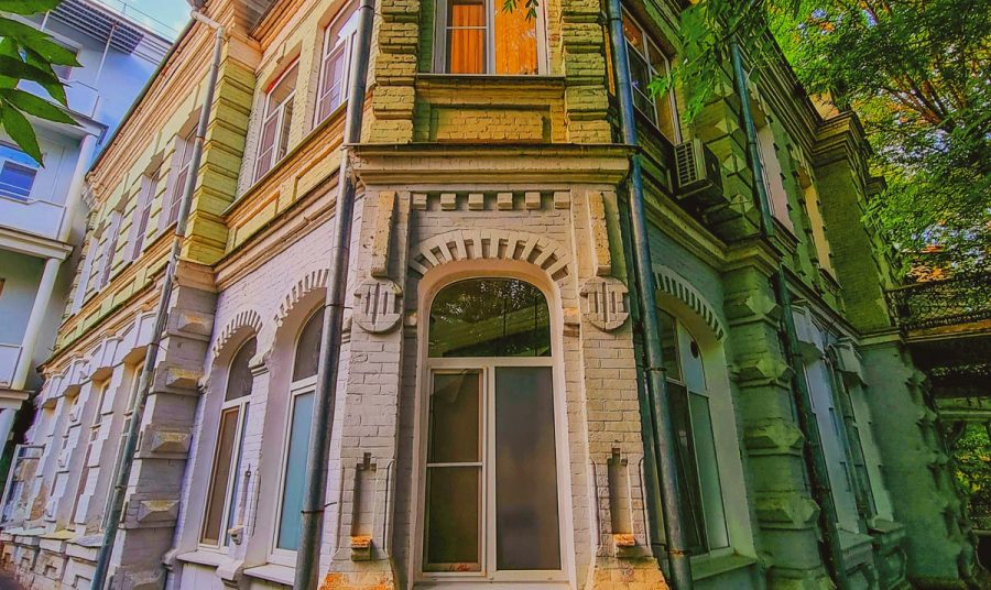 Корпус санатория Надежда в городе Ессентуки - фотография