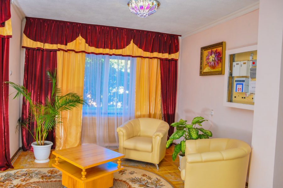 Холл в санатории Надежда в городе Ессентуки - фотография