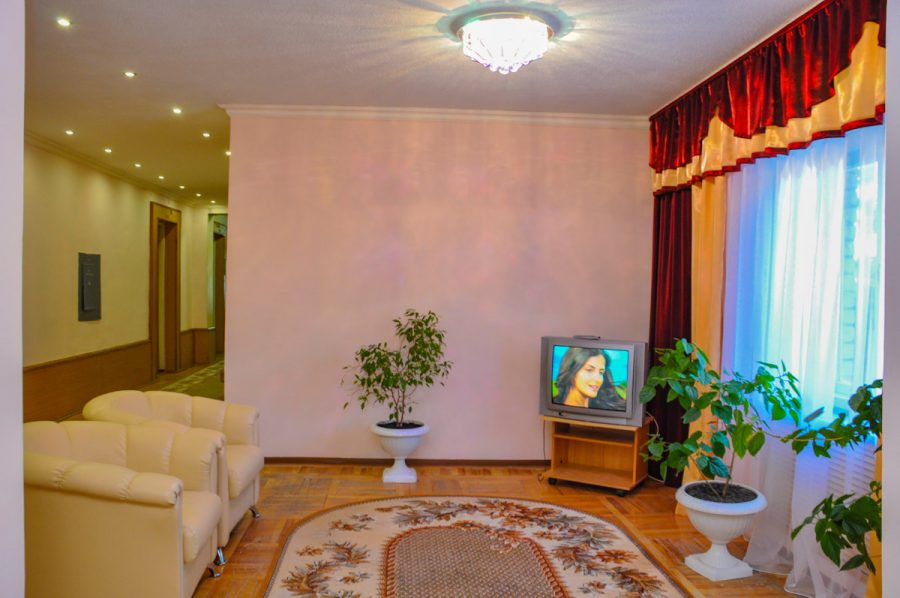 Холл в санатории Надежда в городе Ессентуки - фотография