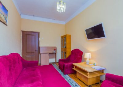 Двухкомнатный двухместный люкс в санатории Надежда в городе Ессентуки - фотография