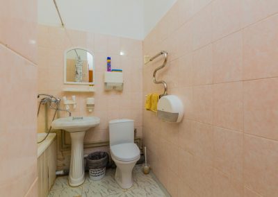 Двухкомнатный двухместный люкс в санатории Надежда в городе Ессентуки - фотография