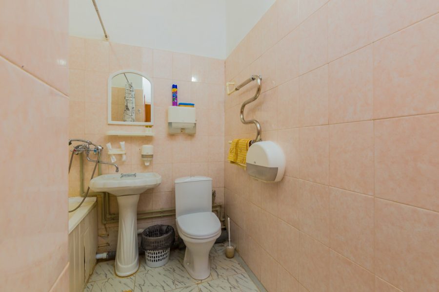 Двухкомнатный двухместный люкс в санатории Надежда в городе Ессентуки - фотография