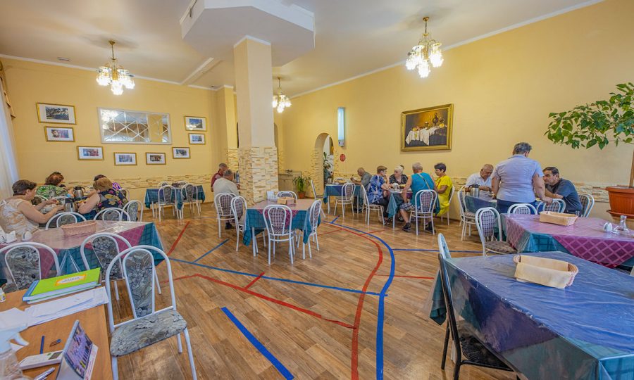 Обеденный зал в санатории Надежда в городе Ессентуки - фотография