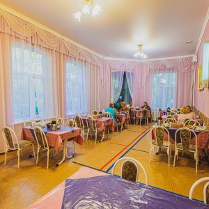 Обеденный зал в санатории Надежда в городе Ессентуки - фотография