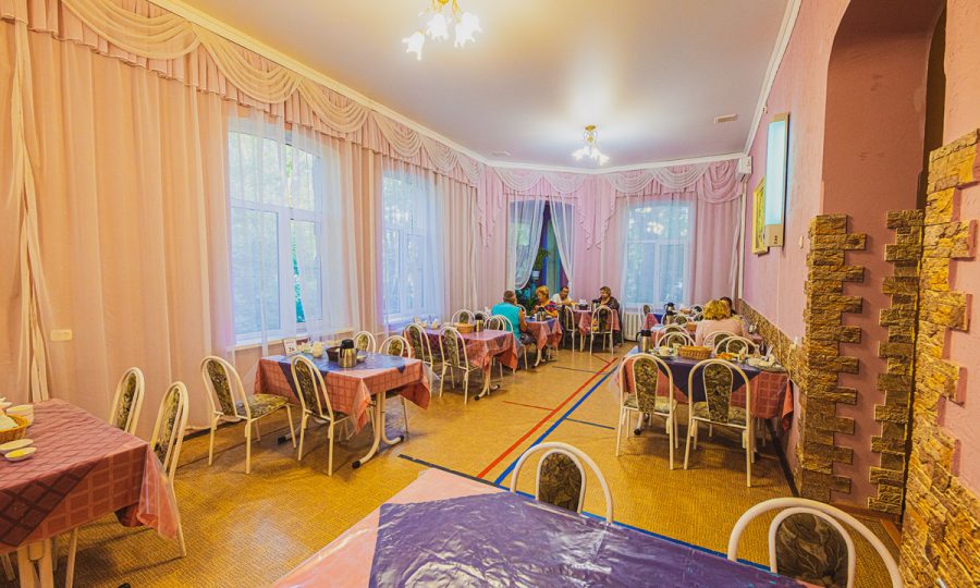 Обеденный зал в санатории Надежда в городе Ессентуки - фотография