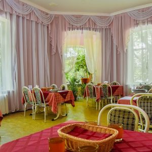 Обеденный зал в санатории Надежда в городе Ессентуки - фотография