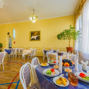 Обеденный зал в санатории Надежда в городе Ессентуки - фотография