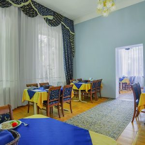 Обеденный зал в санатории Надежда в городе Ессентуки - фотография