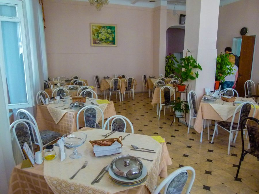 Обеденный зал в санатории Надежда в городе Ессентуки - фотография