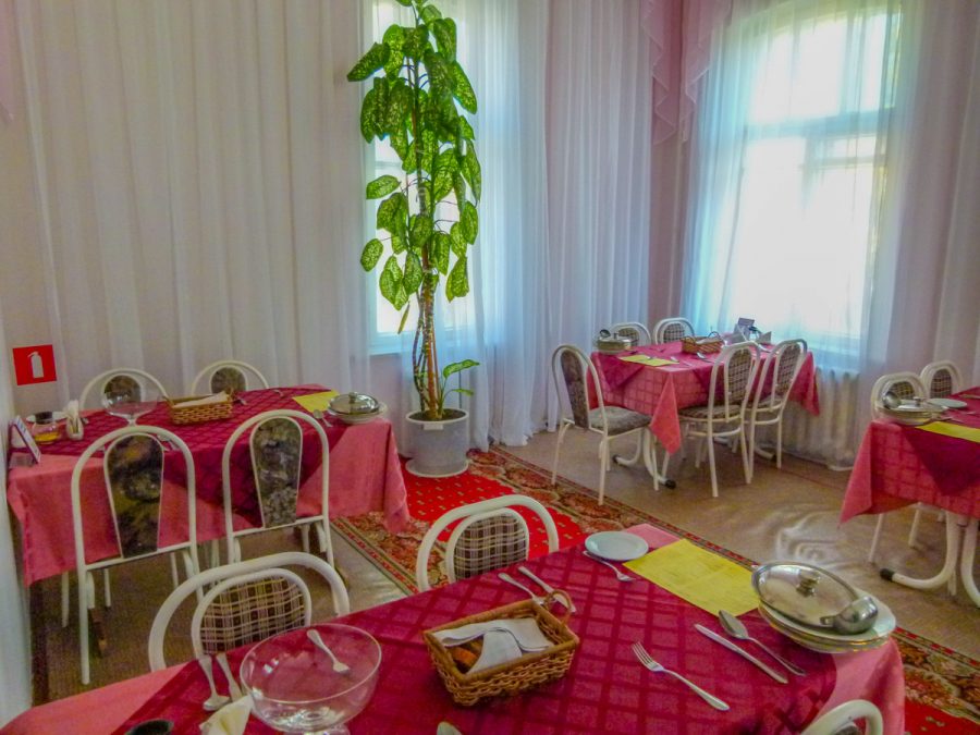 Обеденный зал в санатории Надежда в городе Ессентуки - фотография