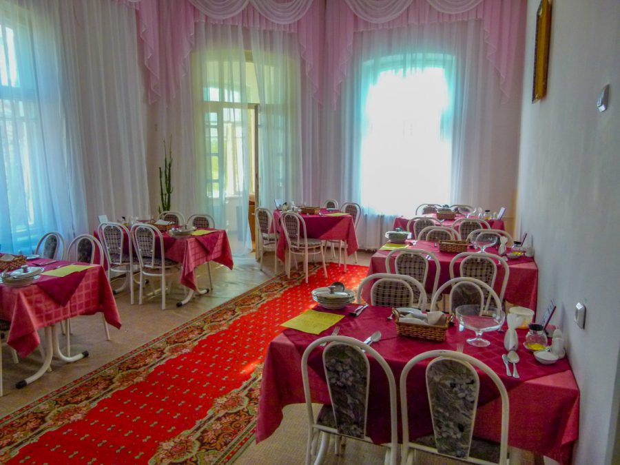 Обеденный зал в санатории Надежда в городе Ессентуки - фотография