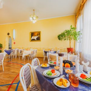 Обеденный зал в санатории Надежда в городе Ессентуки - фотография