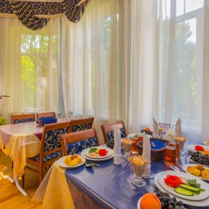 Обеденный зал в санатории Надежда в городе Ессентуки - фотография