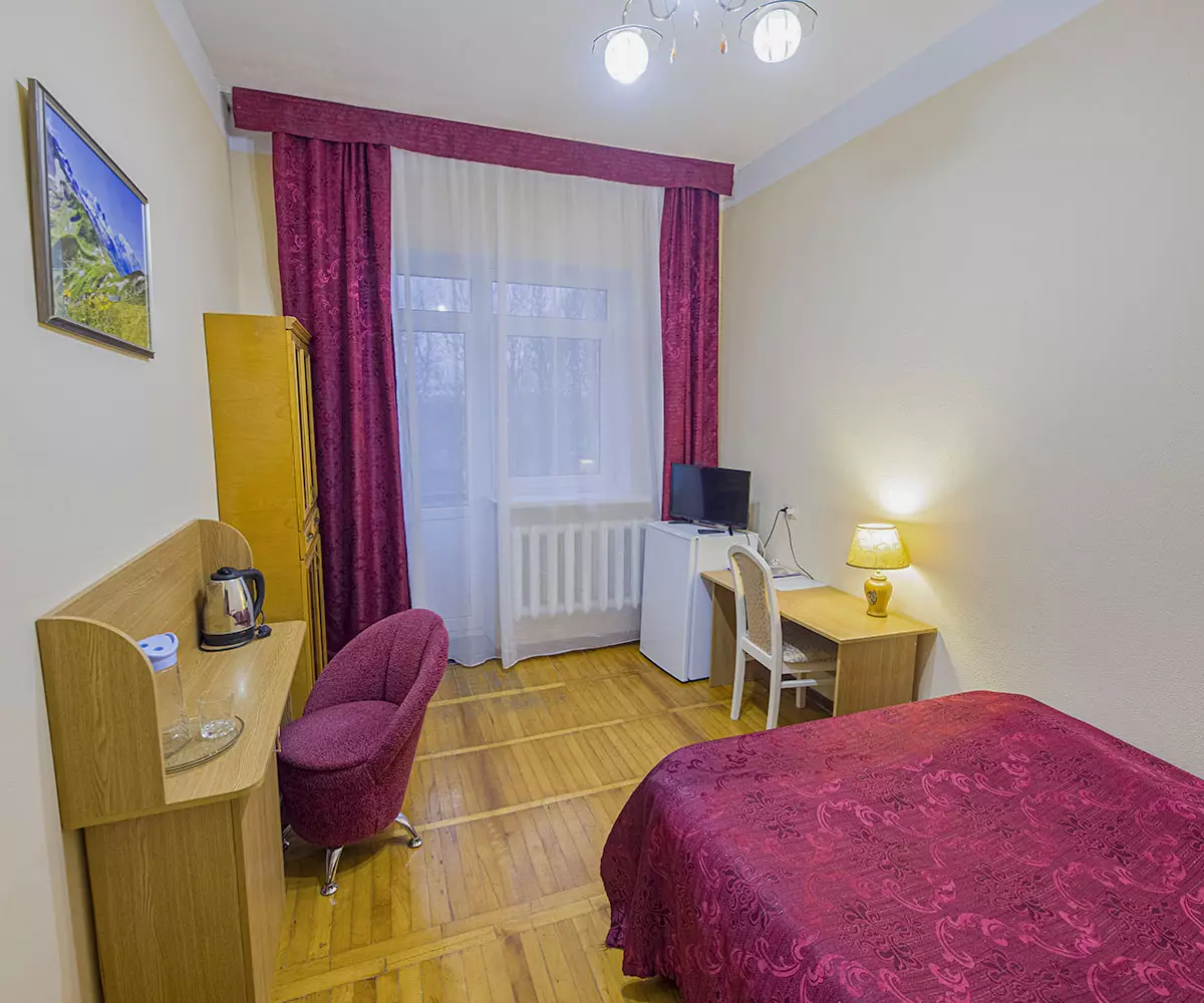 Одноместный улучшенный номер в санатории Надежда в городе Ессентуки - фотография