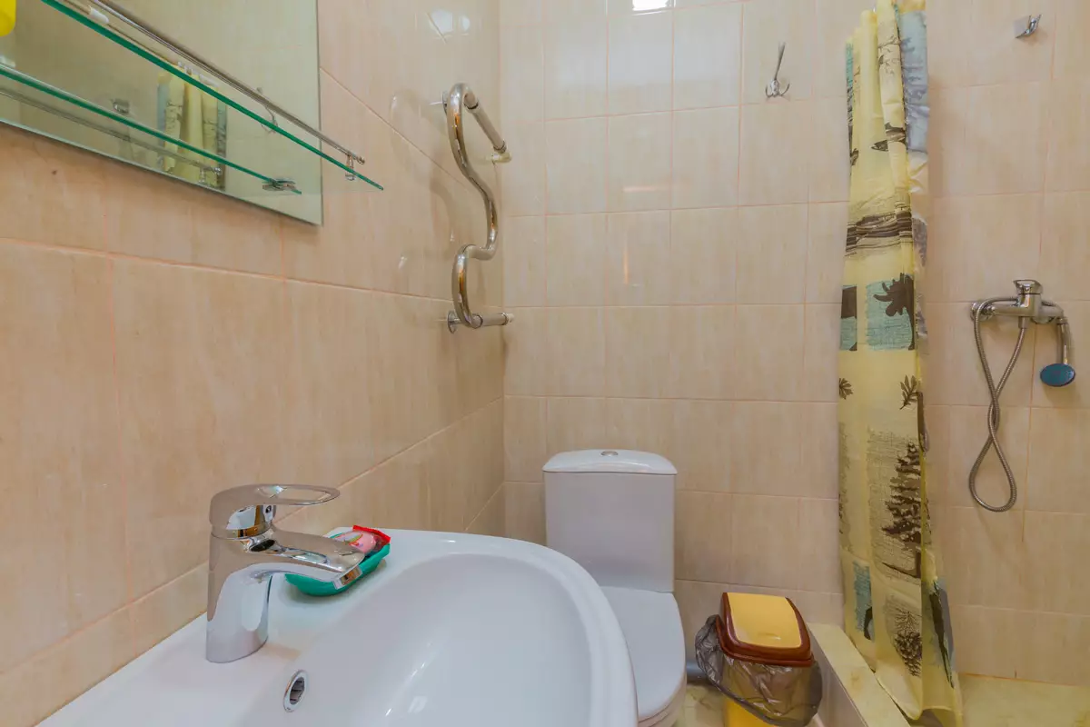 Двухместный номер с балконом в санатории Надежда в городе Ессентуки - фотография