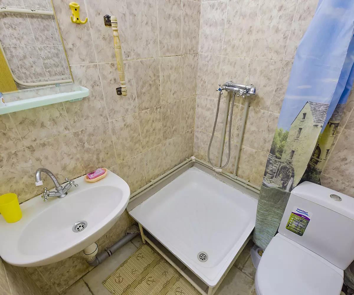 Двухместный номер без балкона в санатории Надежда в городе Ессентуки - фотография