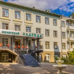 Корпус санатория Надежда в городе Ессентуки - фотография