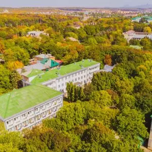 Общий вид санатория Надежда в городе Ессентуки - фотография