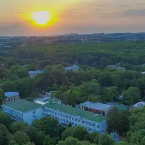 Общий вид санатория Надежда в городе Ессентуки - фотография